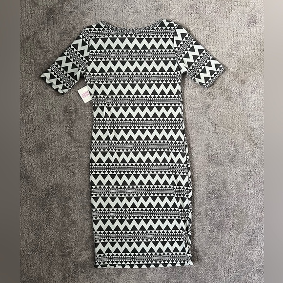 LulaRoe Julia Knit Triangle Print MIDI Dress - Picture 4 of 4